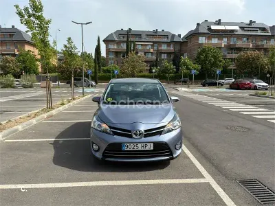 Käytetty Toyota Verso Active 126 HP (92 kW) 2013 Harmaa Tila-auto
