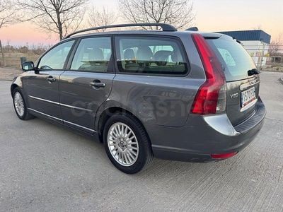 Usado Volvo V50 Momentum 136 CV (100 kW) 2008 Gris / plata Familiar