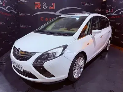 Usado Opel Zafira Tourer Excellence 140 CV (102 kW) 2013 Blanco Monovolumen