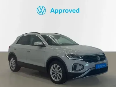 Usado VW T-Roc Life 110 CV (80 kW) 2024 Gris SUV
