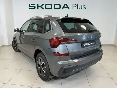 Usado Skoda Kamiq Selection 116 CV (85 kW) 2025 Gris / plata SUV