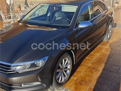 Usado VW Passat Advance 150 CV (110 kW) 2015 Marrón Berlina