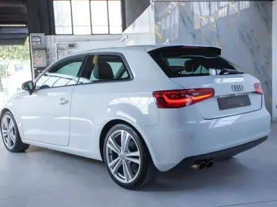 Usado Audi A3 Attraction 179 CV (131 kW) 2013 Blanco Utilitario