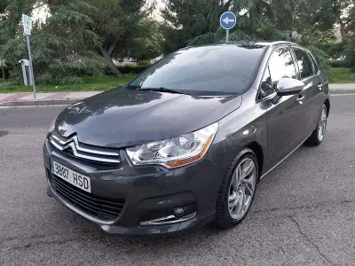 Usado Citroën C4 120 CV (88 kW) 2013 Gris / plata Berlina
