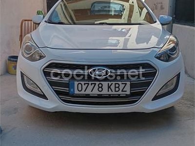 Begagnad Hyundai i30 110 HK (80 kW) 2017 Vit Sedan