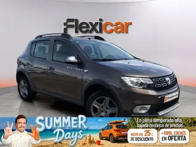 Usado Dacia Sandero Comfort 90 CV (66 kW) 2020 Verde