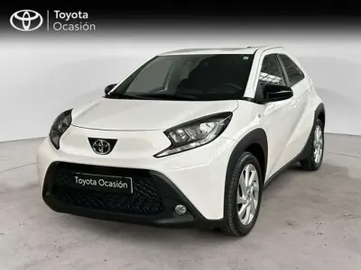 Usado Toyota Yaris Play 72 CV (52 kW) 2025 Blanco Utilitario