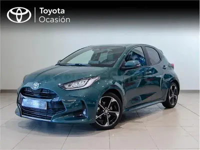 Usado Toyota Yaris Hybrid Style 116 CV (85 kW) 2025 Verde Berlina