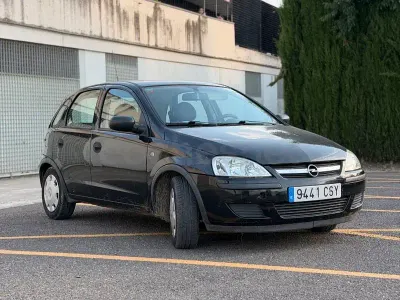 Usado Opel Corsa Cosmo 90 CV (66 kW) 2004 Negro Utilitario