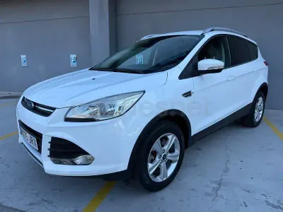Usado Ford Kuga Trend 120 CV (88 kW) 2016 Blanco SUV