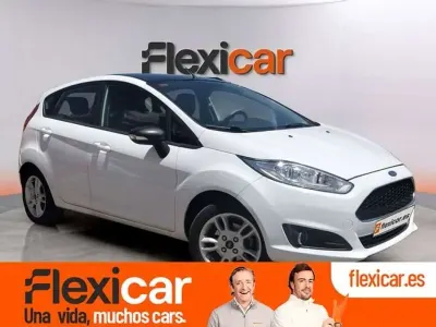 Usado Ford Fiesta Active 86 CV (63 kW) 2017 Blanco Utilitario