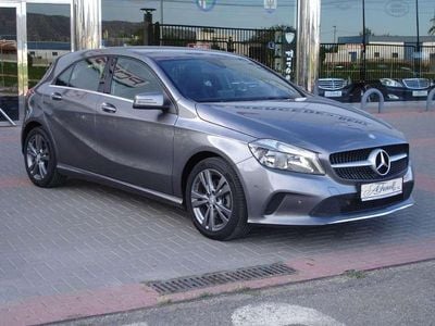 Usado Mercedes A200 136 CV (100 kW) 2016 Gris Utilitario