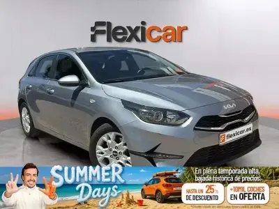 Usado Kia Ceed 136 CV (100 kW) 2023 Gris Utilitario