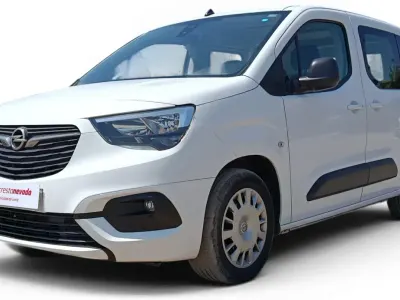 Usado Opel Combo Life Edition+ 102 CV (75 kW) 2021