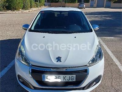Blanco Usado 2018 Peugeot 208 Style Utilitario | 6300 € (Buen precio)