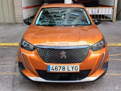 Usado Peugeot 2008 Allure 100 CV (73 kW) 2022 Naranja SUV