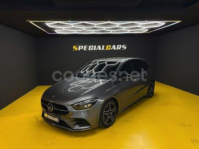 Usado Mercedes B200 150 CV (110 kW) 2021 Gris / plata Monovolumen