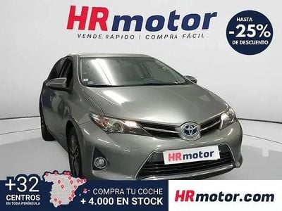 Używany Toyota Auris Hybrid 136 KM (100 kW) 2015 Szary Sedan/Limuzyna