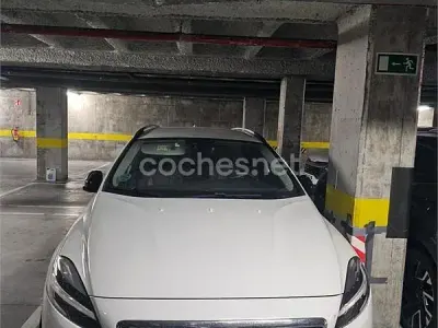 Usado Volvo V40 CC 150 CV (110 kW) 2017 Blanco Familiar