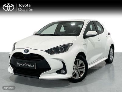 Usado Toyota Yaris Hybrid Active 116 CV (85 kW) 2022 Blanco Berlina