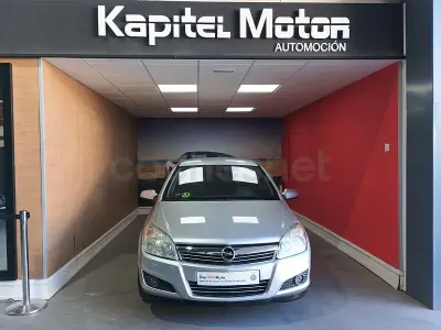Usado Opel Astra Enjoy 100 CV (73 kW) 2008 Gris / plata Berlina