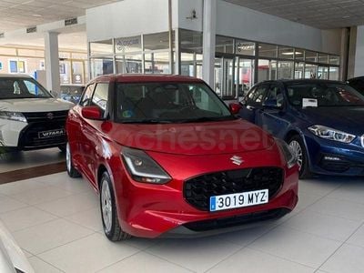 Usado Suzuki Swift 83 CV (61 kW) 2025 Granate Utilitario