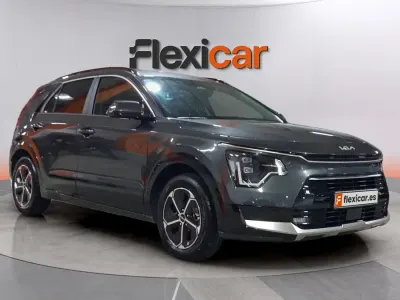 Usado Kia Niro 141 CV (103 kW) 2023 Gris SUV