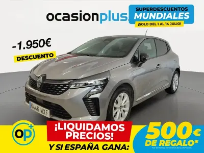 Usado Renault Clio Evolution 100 CV (73 kW) 2024 Gris Utilitario