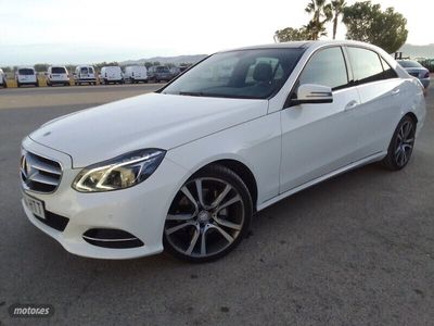 Usado Mercedes E220 170 CV (125 kW) 2013 Blanco Berlina
