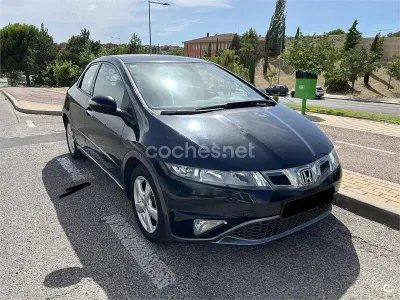 Usado Honda Civic Trend 100 CV (73 kW) 2010 Negro Berlina