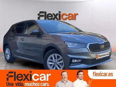 Usado Skoda Fabia Selection 80 CV (58 kW) 2025 Gris Utilitario