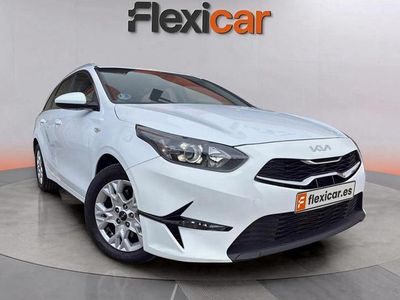 Blanco Usado 2023 Kia Ceed Utilitario | 18.490 € (Precio justo)