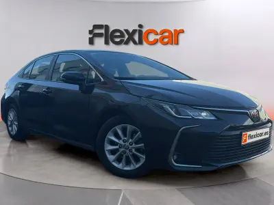 Usado Toyota Corolla 125 CV (91 kW) 2023 Negro Berlina