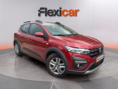 Usado Dacia Sandero Comfort 101 CV (74 kW) 2021 Granate Berlina