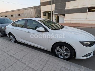 Usado Opel Insignia 136 CV (100 kW) 2019 Blanco Berlina