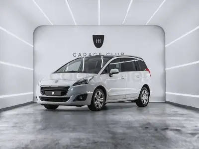 Usado Peugeot 5008 Allure 150 CV (110 kW) 2016 Blanco Monovolumen