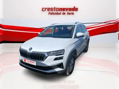 Usado Skoda Karoq Ambition 150 CV (110 kW) 2022 Blanco SUV