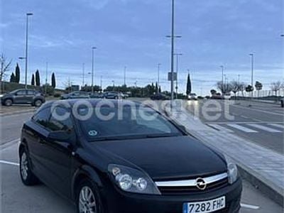 Usado Opel Astra GTC Cosmo 100 CV (73 kW) 2006 Negro Berlina