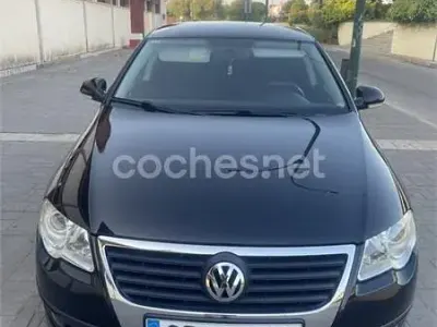 Usado VW Passat Trendline 105 CV (77 kW) 2008 Negro Berlina