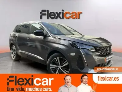 Usado Peugeot 5008 Allure 131 CV (96 kW) 2023 Gris SUV