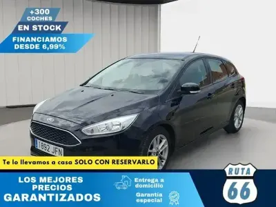 Usado Ford Focus Trend 116 CV (85 kW) 2015 Negro Berlina