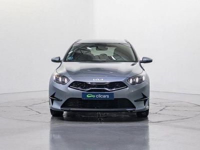 Gris / plata Usado 2023 Kia Ceed Utilitario | 16.990 € (Precio justo)