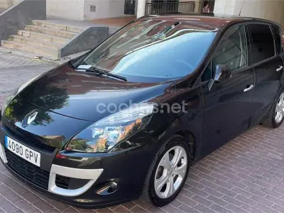 Usado Renault Scénic III Authentique 110 CV (80 kW) 2010 Negro Monovolumen