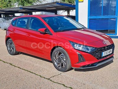 Granate Usado 2024 Hyundai i20 Berlina | 17.350 € (Precio justo)