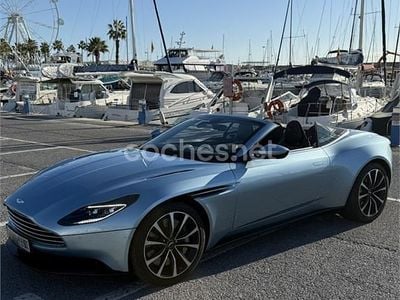 Aston Martin DB11