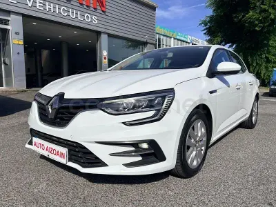 Usado Renault Mégane II Business 115 CV (84 kW) 2021 Blanco Berlina
