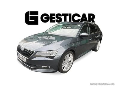 Usado Skoda Superb Style 150 CV (110 kW) 2017 Gris Familiar