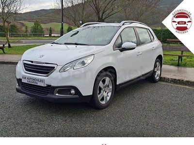 Usado Peugeot 2008 Allure 100 CV (73 kW) 2015 Blanco SUV