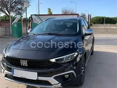 Usado Fiat Tipo Cross 100 CV (73 kW) 2021 Negro Berlina