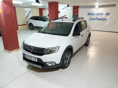 Usado Dacia Sandero Comfort 90 CV (66 kW) 2021 Blanco